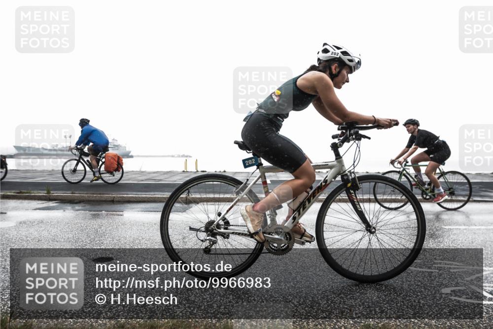 16.08.2026 - KN Förde Triathlon 2026 H.Heesch http://msf.ph/oto/9966983 16.08.2026 09:46:33 Radfahren 109, 198, 202, 216, 255, 258 meine-sportfotos.de