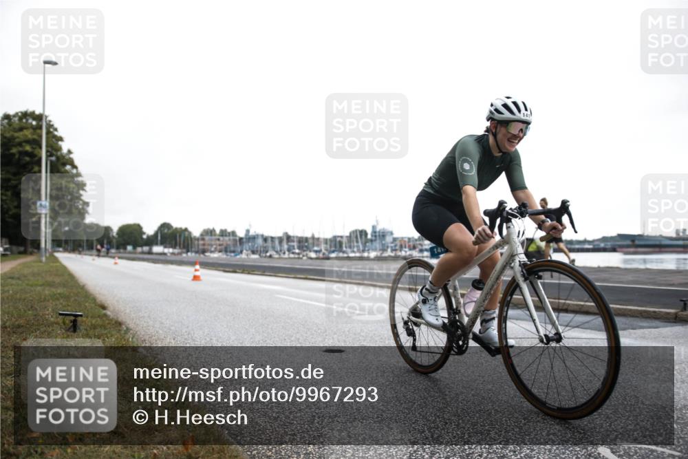 16.08.2026 - KN Förde Triathlon 2026 H.Heesch http://msf.ph/oto/9967293 16.08.2026 09:22:05 Radfahren 141, 158, 162 meine-sportfotos.de