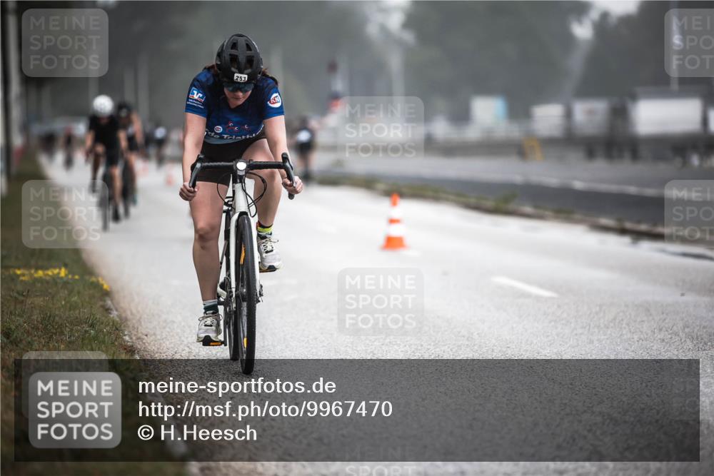 16.08.2026 - KN Förde Triathlon 2026 H.Heesch http://msf.ph/oto/9967470 16.08.2026 09:39:37 Radfahren 119, 227, 242, 253, 537 meine-sportfotos.de