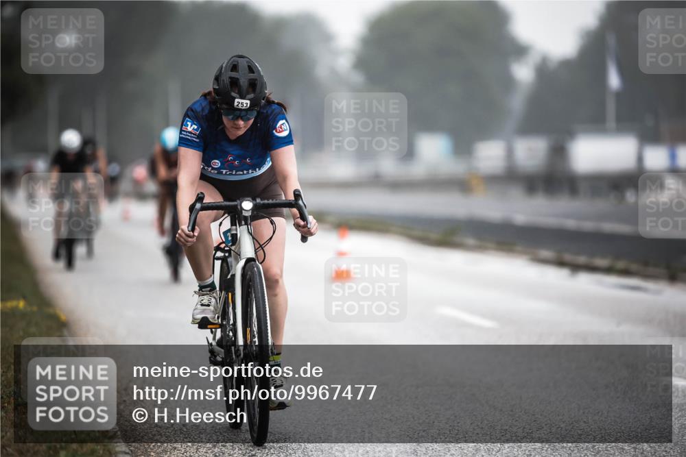 16.08.2026 - KN Förde Triathlon 2026 H.Heesch http://msf.ph/oto/9967477 16.08.2026 09:39:37 Radfahren 119, 227, 242, 253, 537 meine-sportfotos.de