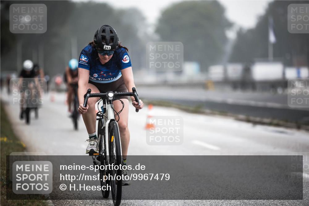 16.08.2026 - KN Förde Triathlon 2026 H.Heesch http://msf.ph/oto/9967479 16.08.2026 09:39:37 Radfahren 119, 227, 242, 253, 537 meine-sportfotos.de