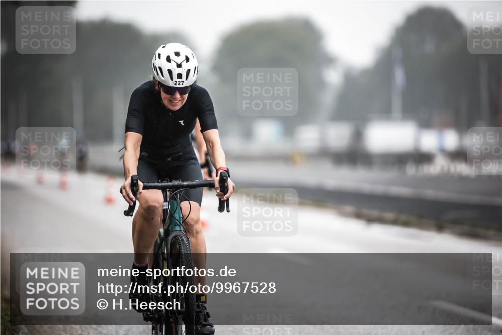 16.08.2026 - KN Förde Triathlon 2026 H.Heesch http://msf.ph/oto/9967528 16.08.2026 09:39:41 Radfahren 119, 227, 242, 253, 537 meine-sportfotos.de