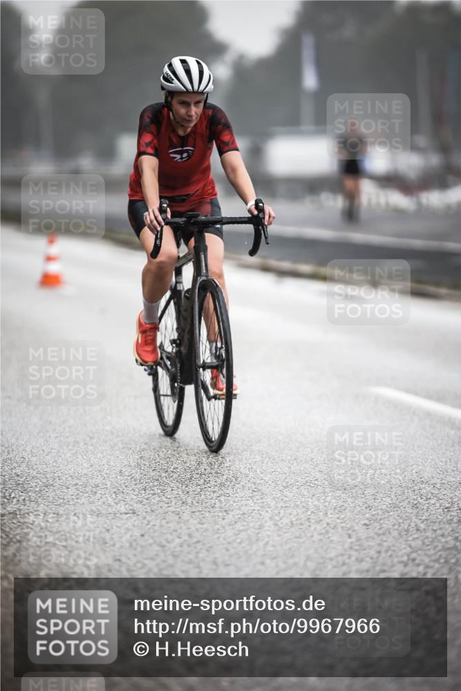 16.08.2026 - KN Förde Triathlon 2026 H.Heesch http://msf.ph/oto/9967966 16.08.2026 09:40:41 Radfahren 139, 184, 232 meine-sportfotos.de