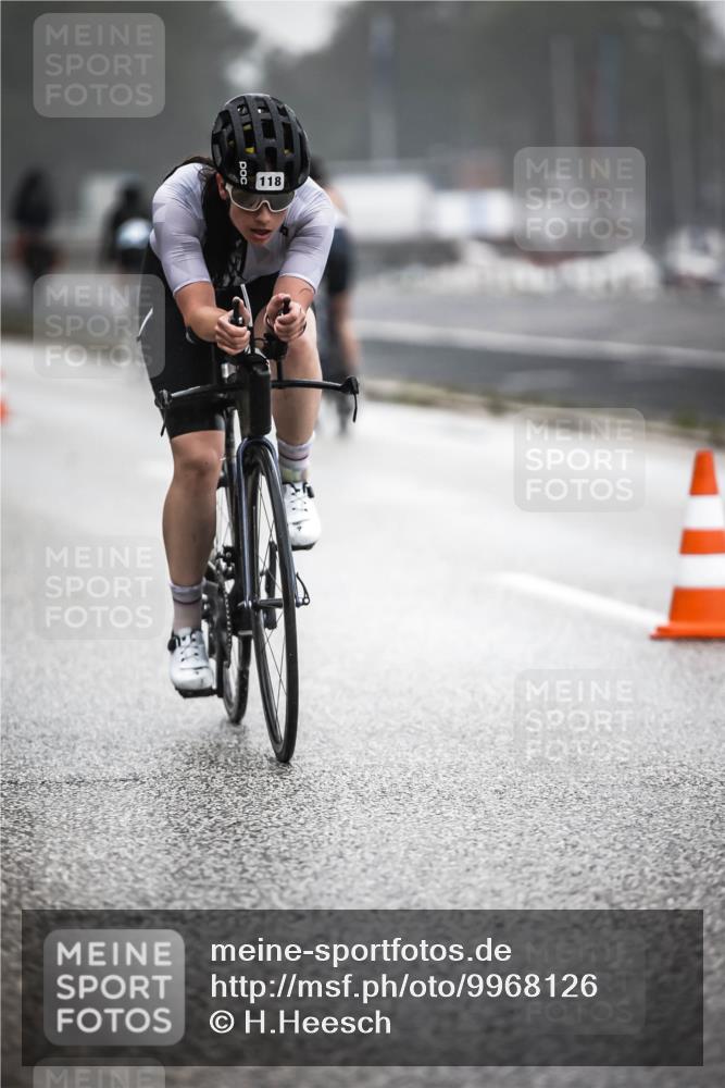16.08.2026 - KN Förde Triathlon 2026 H.Heesch http://msf.ph/oto/9968126 16.08.2026 09:41:41 Radfahren 117, 118, 126, 129, 130, 171, 229 meine-sportfotos.de