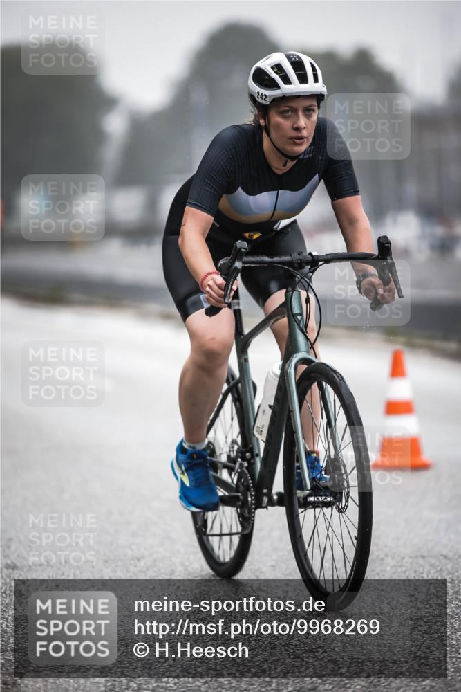 16.08.2026 - KN Förde Triathlon 2026 H.Heesch http://msf.ph/oto/9968269 16.08.2026 09:42:14 Radfahren 141, 177, 242 meine-sportfotos.de