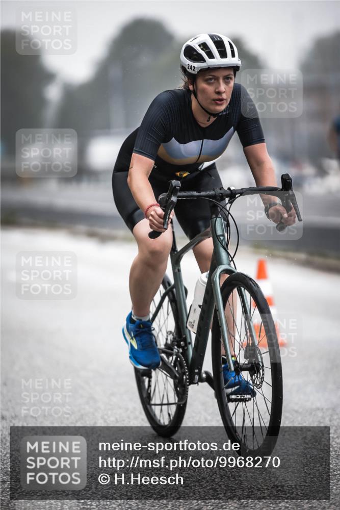 16.08.2026 - KN Förde Triathlon 2026 H.Heesch http://msf.ph/oto/9968270 16.08.2026 09:42:14 Radfahren 141, 177, 242 meine-sportfotos.de
