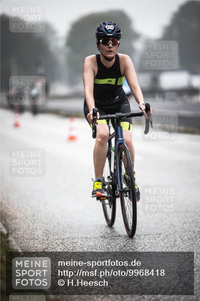 16.08.2026 - KN Förde Triathlon 2026 H.Heesch http://msf.ph/oto/9968418 16.08.2026 09:43:02 Radfahren 133, 140, 214, 219, 223 meine-sportfotos.de