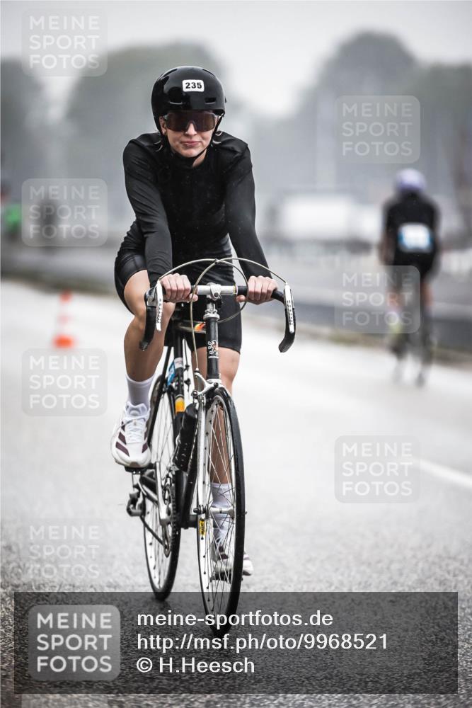 16.08.2026 - KN Förde Triathlon 2026 H.Heesch http://msf.ph/oto/9968521 16.08.2026 09:44:14 Radfahren 130, 131, 235, 245, 251, 805 meine-sportfotos.de