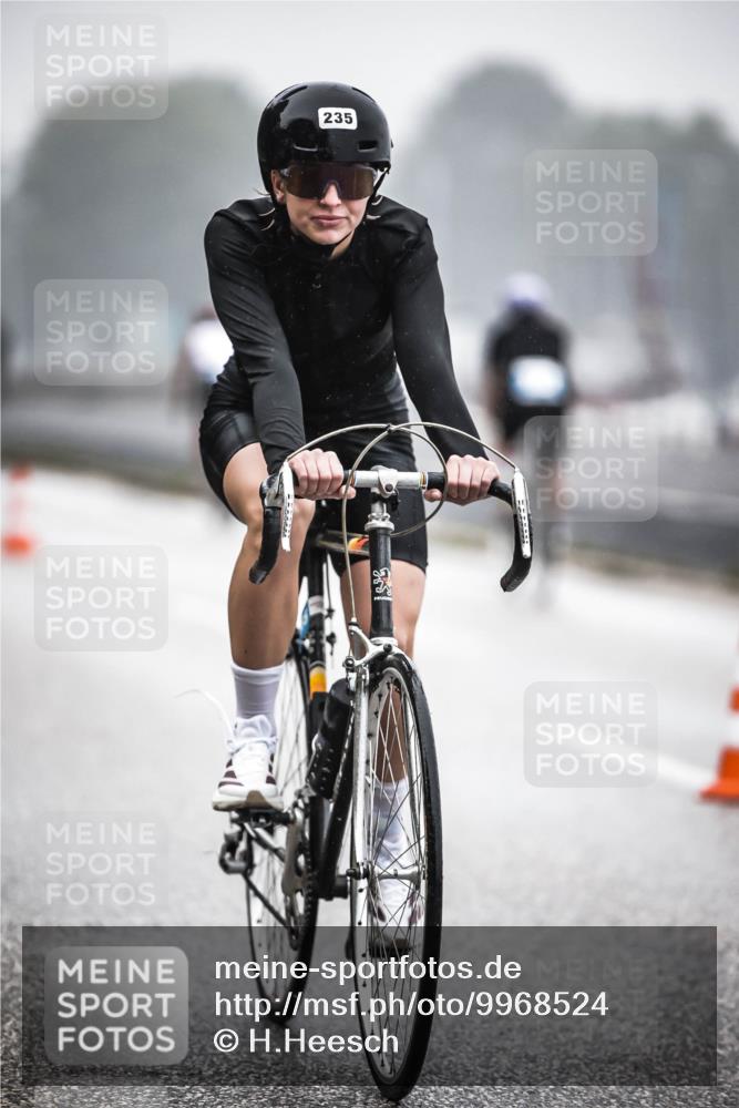 16.08.2026 - KN Förde Triathlon 2026 H.Heesch http://msf.ph/oto/9968524 16.08.2026 09:44:14 Radfahren 130, 131, 235, 245, 251, 805 meine-sportfotos.de