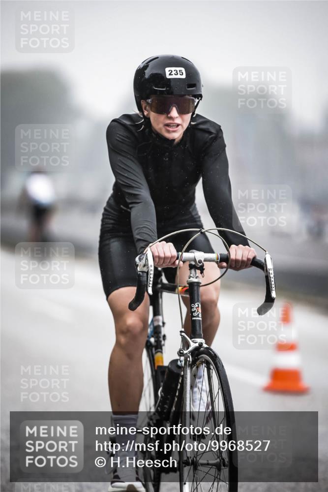 16.08.2026 - KN Förde Triathlon 2026 H.Heesch http://msf.ph/oto/9968527 16.08.2026 09:44:14 Radfahren 130, 131, 235, 245, 251, 805 meine-sportfotos.de