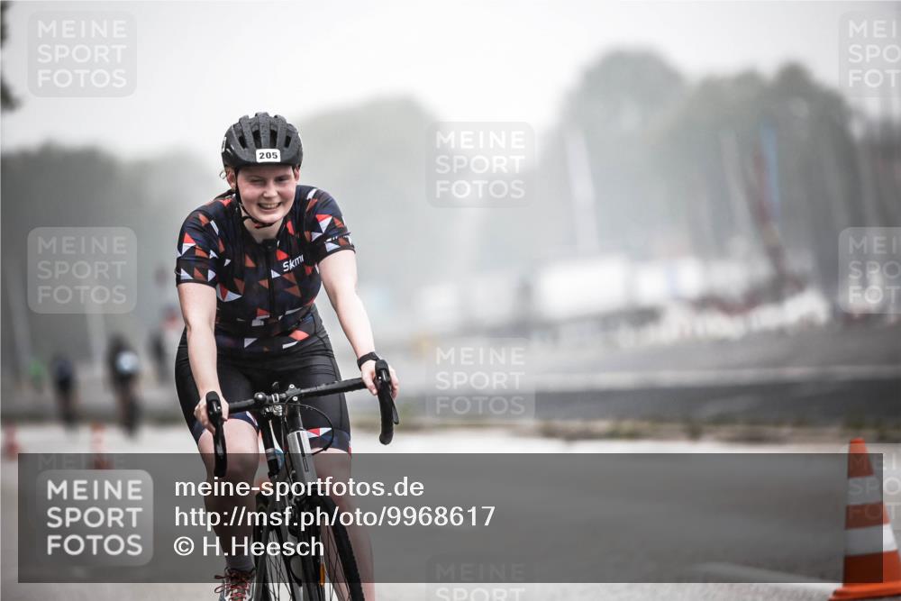 16.08.2026 - KN Förde Triathlon 2026 H.Heesch http://msf.ph/oto/9968617 16.08.2026 09:44:36 Radfahren 205, 213, 254 meine-sportfotos.de