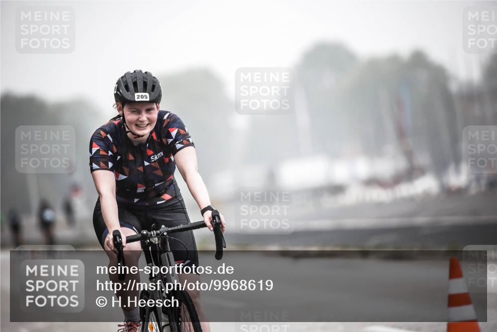 16.08.2026 - KN Förde Triathlon 2026 H.Heesch http://msf.ph/oto/9968619 16.08.2026 09:44:36 Radfahren 205, 213, 254 meine-sportfotos.de