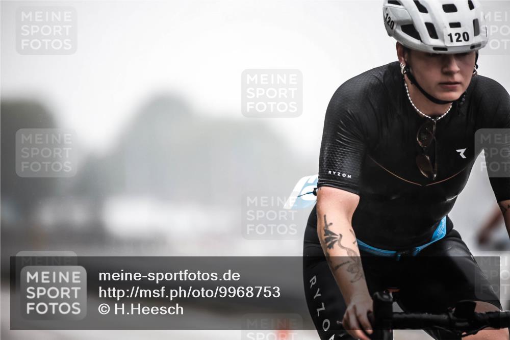 16.08.2026 - KN Förde Triathlon 2026 H.Heesch http://msf.ph/oto/9968753 16.08.2026 09:45:27 Radfahren 120, 154, 155, 238, 243 meine-sportfotos.de