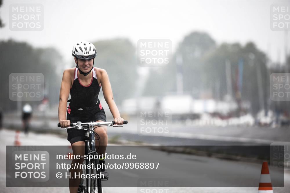 16.08.2026 - KN Förde Triathlon 2026 H.Heesch http://msf.ph/oto/9968897 16.08.2026 09:46:02 Radfahren 175, 195, 219, 223 meine-sportfotos.de