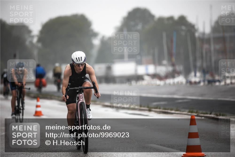 16.08.2026 - KN Förde Triathlon 2026 H.Heesch http://msf.ph/oto/9969023 16.08.2026 09:46:44 Radfahren 215, 247 meine-sportfotos.de