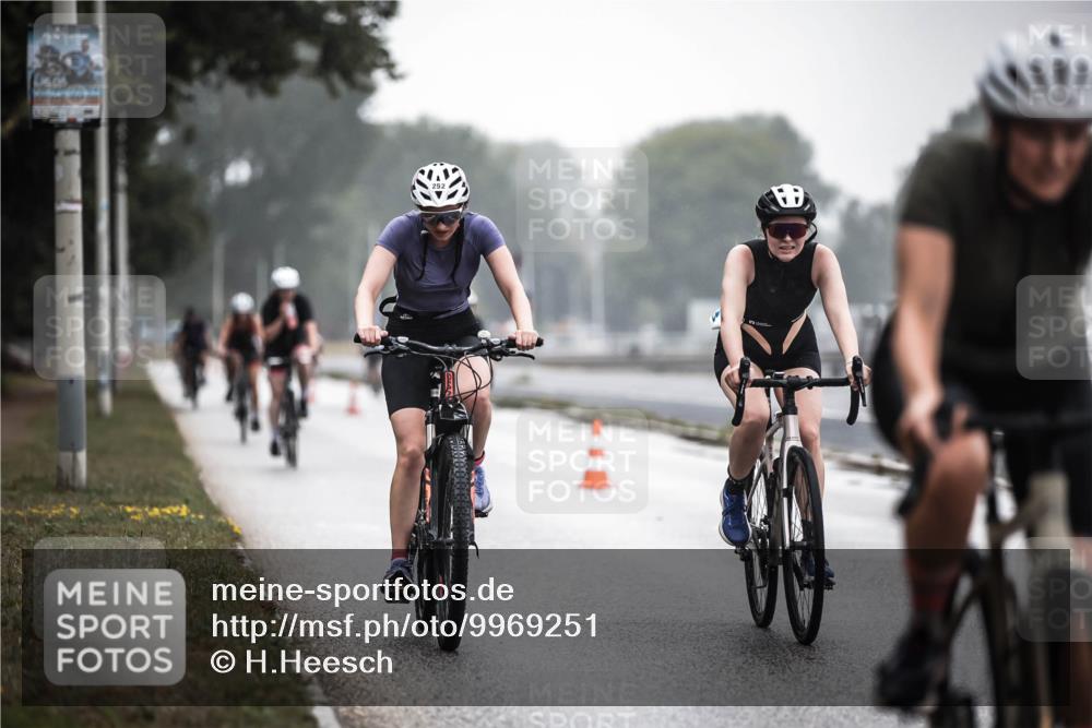 16.08.2026 - KN Förde Triathlon 2026 H.Heesch http://msf.ph/oto/9969251 16.08.2026 09:48:28 Radfahren 145, 153, 168, 195, 238, 250, 252 meine-sportfotos.de