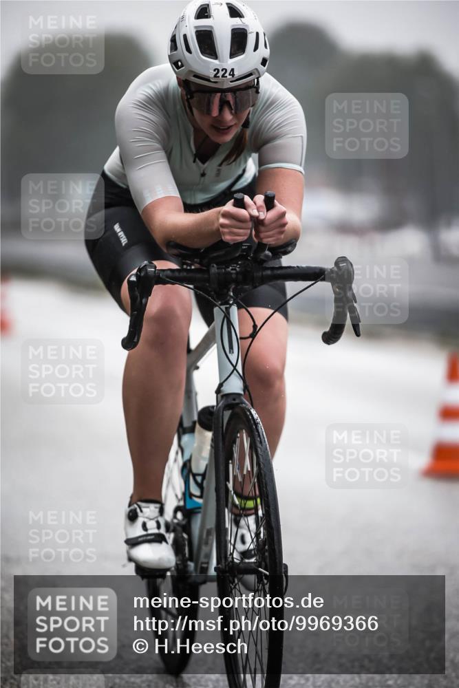 16.08.2026 - KN Förde Triathlon 2026 H.Heesch http://msf.ph/oto/9969366 16.08.2026 09:48:47 Radfahren 200, 201, 224 meine-sportfotos.de