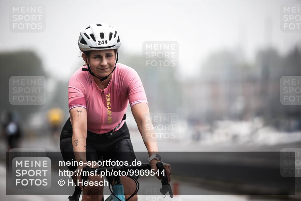 16.08.2026 - KN Förde Triathlon 2026 H.Heesch http://msf.ph/oto/9969544 16.08.2026 09:49:55 Radfahren 117, 186, 236, 244 meine-sportfotos.de