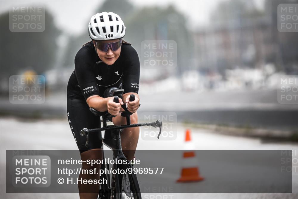 16.08.2026 - KN Förde Triathlon 2026 H.Heesch http://msf.ph/oto/9969577 16.08.2026 09:50:02 Radfahren 117, 139 meine-sportfotos.de