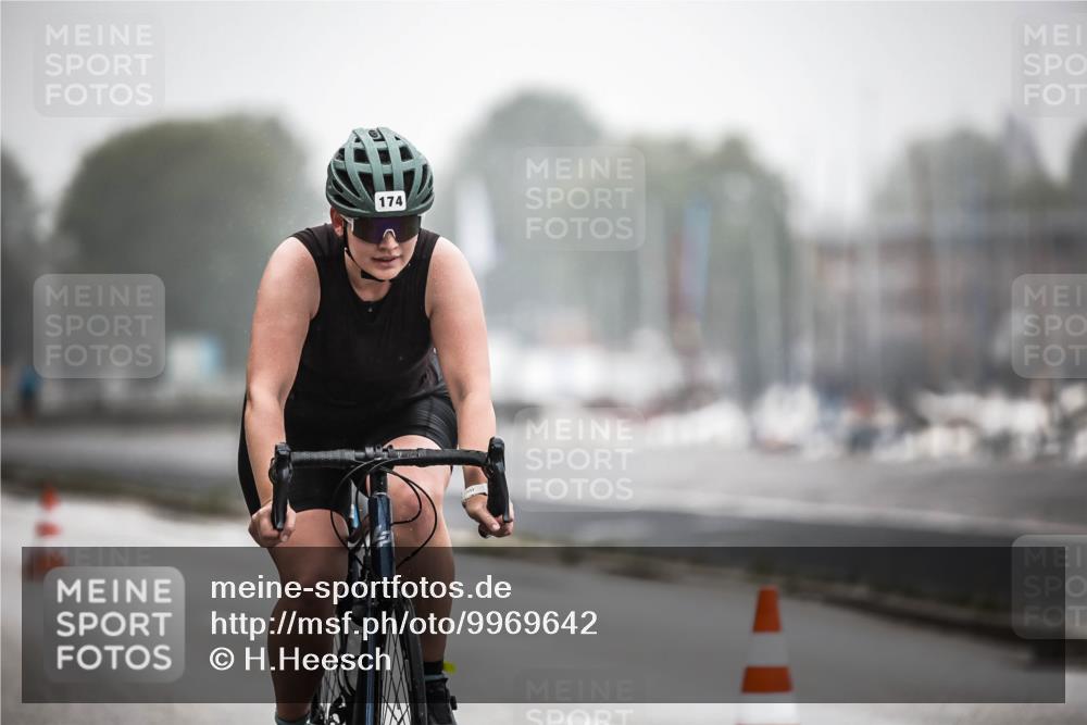 16.08.2026 - KN Förde Triathlon 2026 H.Heesch http://msf.ph/oto/9969642 16.08.2026 09:50:19 Radfahren 156, 174, 194, 239 meine-sportfotos.de