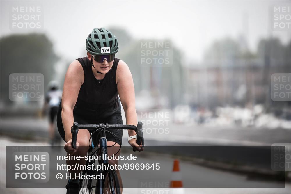 16.08.2026 - KN Förde Triathlon 2026 H.Heesch http://msf.ph/oto/9969645 16.08.2026 09:50:19 Radfahren 156, 174, 194, 239 meine-sportfotos.de
