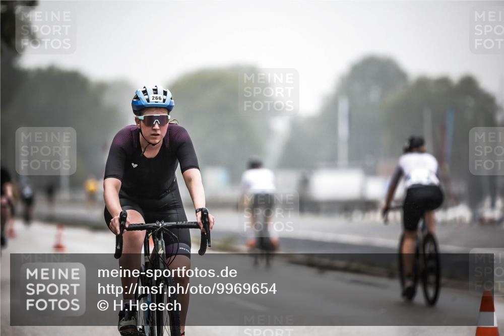 16.08.2026 - KN Förde Triathlon 2026 H.Heesch http://msf.ph/oto/9969654 16.08.2026 09:50:27 Radfahren 171, 180, 233, 263, 266 meine-sportfotos.de