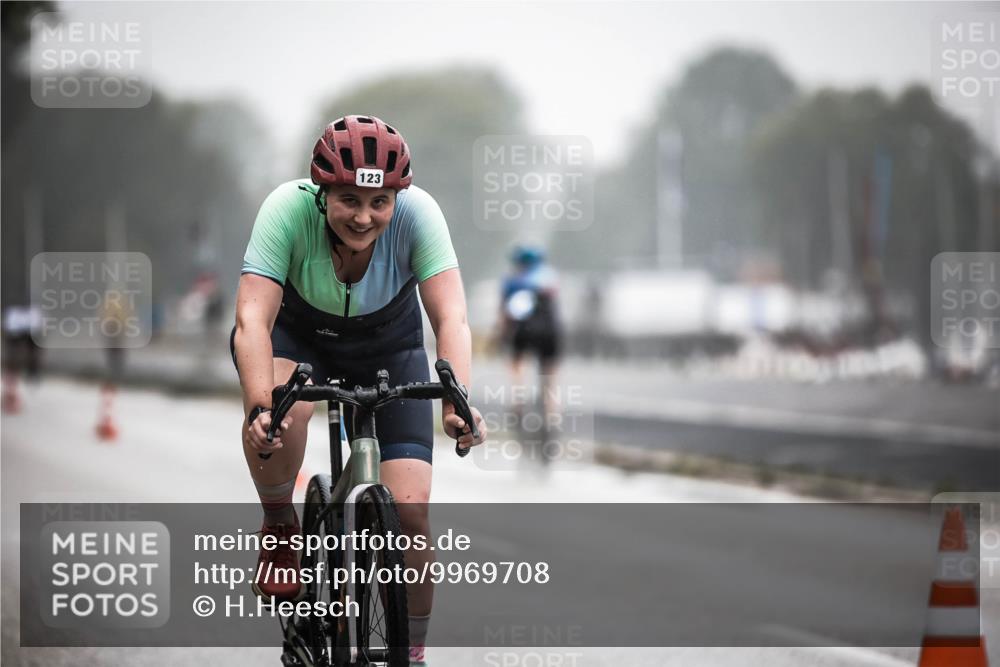 16.08.2026 - KN Förde Triathlon 2026 H.Heesch http://msf.ph/oto/9969708 16.08.2026 09:50:37 Radfahren 123, 126, 148, 217, 228 meine-sportfotos.de