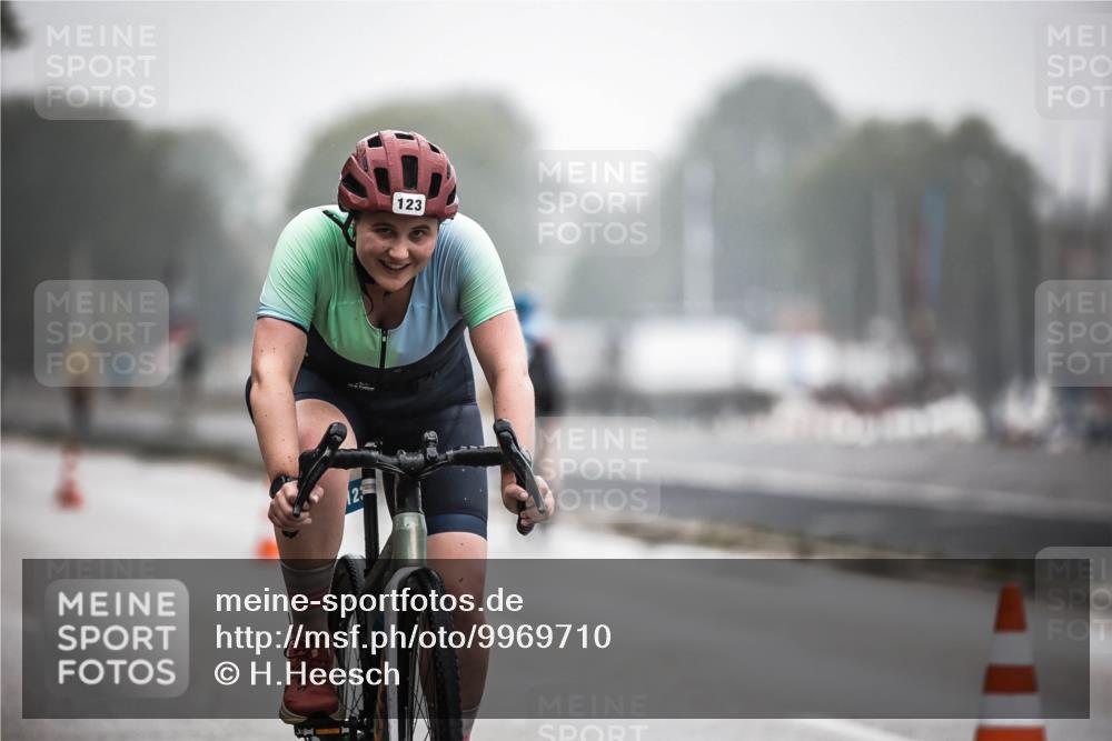 16.08.2026 - KN Förde Triathlon 2026 H.Heesch http://msf.ph/oto/9969710 16.08.2026 09:50:37 Radfahren 123, 126, 148, 217, 228 meine-sportfotos.de