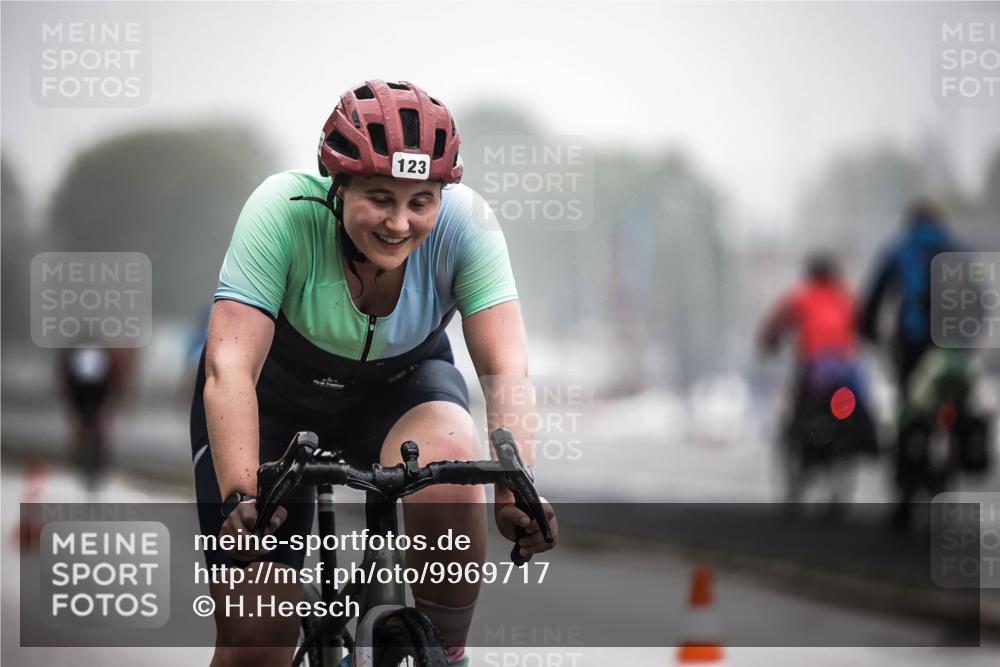 16.08.2026 - KN Förde Triathlon 2026 H.Heesch http://msf.ph/oto/9969717 16.08.2026 09:50:37 Radfahren 123, 126, 148, 217, 228 meine-sportfotos.de
