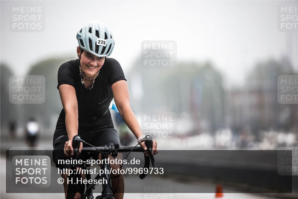 16.08.2026 - KN Förde Triathlon 2026 H.Heesch http://msf.ph/oto/9969733 16.08.2026 09:50:42 Radfahren 126, 148, 211, 217, 228 meine-sportfotos.de