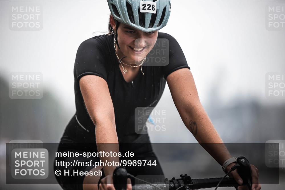 16.08.2026 - KN Förde Triathlon 2026 H.Heesch http://msf.ph/oto/9969744 16.08.2026 09:50:43 Radfahren 126, 148, 211, 228 meine-sportfotos.de