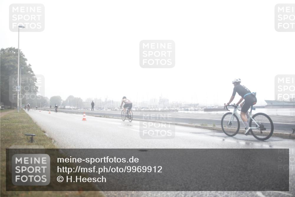 16.08.2026 - KN Förde Triathlon 2026 H.Heesch http://msf.ph/oto/9969912 16.08.2026 09:42:54 Radfahren 127, 143, 222 meine-sportfotos.de