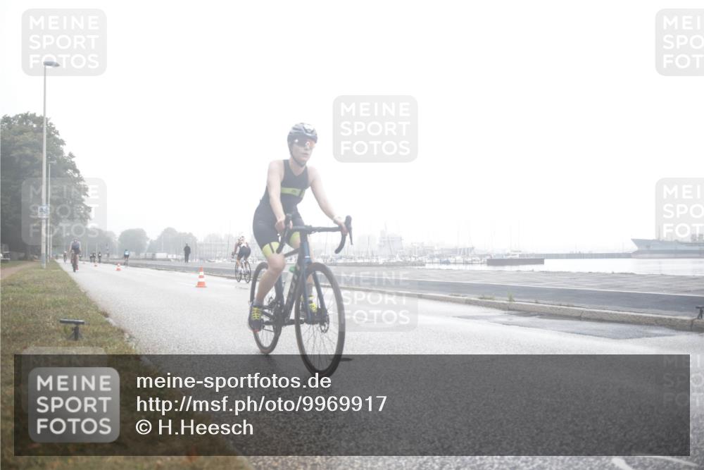 16.08.2026 - KN Förde Triathlon 2026 H.Heesch http://msf.ph/oto/9969917 16.08.2026 09:43:04 Radfahren 133, 140, 214, 219, 223 meine-sportfotos.de