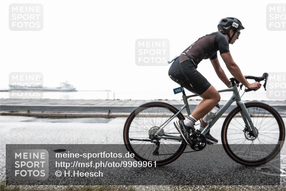 16.08.2026 - KN Förde Triathlon 2026 H.Heesch http://msf.ph/oto/9969961 16.08.2026 09:51:00 Radfahren 103, 127, 167, 176, 179, 181, 204 meine-sportfotos.de