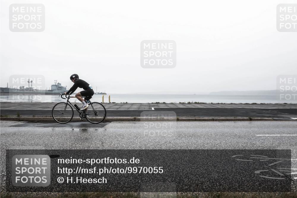16.08.2026 - KN Förde Triathlon 2026 H.Heesch http://msf.ph/oto/9970055 16.08.2026 09:52:42 Radfahren 129, 240, 242, 253 meine-sportfotos.de