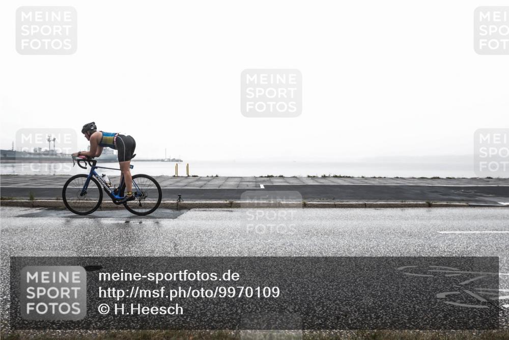 16.08.2026 - KN Förde Triathlon 2026 H.Heesch http://msf.ph/oto/9970109 16.08.2026 09:53:33 Radfahren 120, 126, 211, 233, 234 meine-sportfotos.de