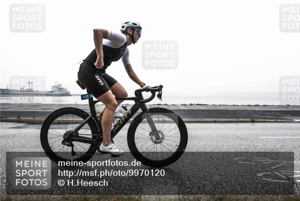 16.08.2026 - KN Förde Triathlon 2026 H.Heesch http://msf.ph/oto/9970120 16.08.2026 09:53:39 Radfahren 126, 137, 141, 167, 179, 211, 233, 234 meine-sportfotos.de