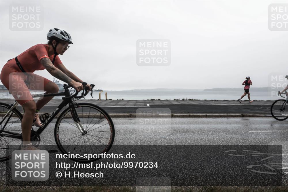 16.08.2026 - KN Förde Triathlon 2026 H.Heesch http://msf.ph/oto/9970234 16.08.2026 09:56:17 Radfahren 195, 254, 260, 805 meine-sportfotos.de