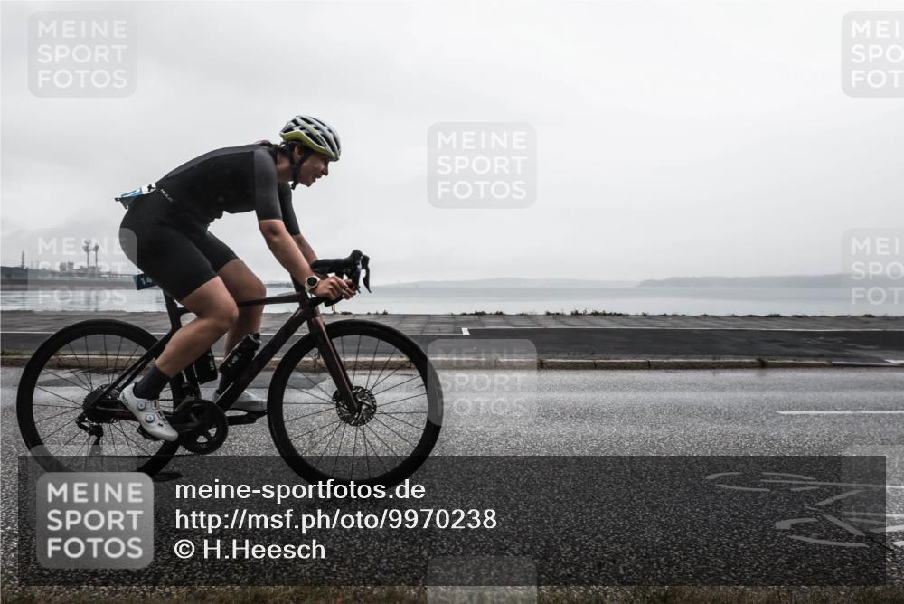 16.08.2026 - KN Förde Triathlon 2026 H.Heesch http://msf.ph/oto/9970238 16.08.2026 09:56:27 Radfahren 108, 172, 225, 261 meine-sportfotos.de