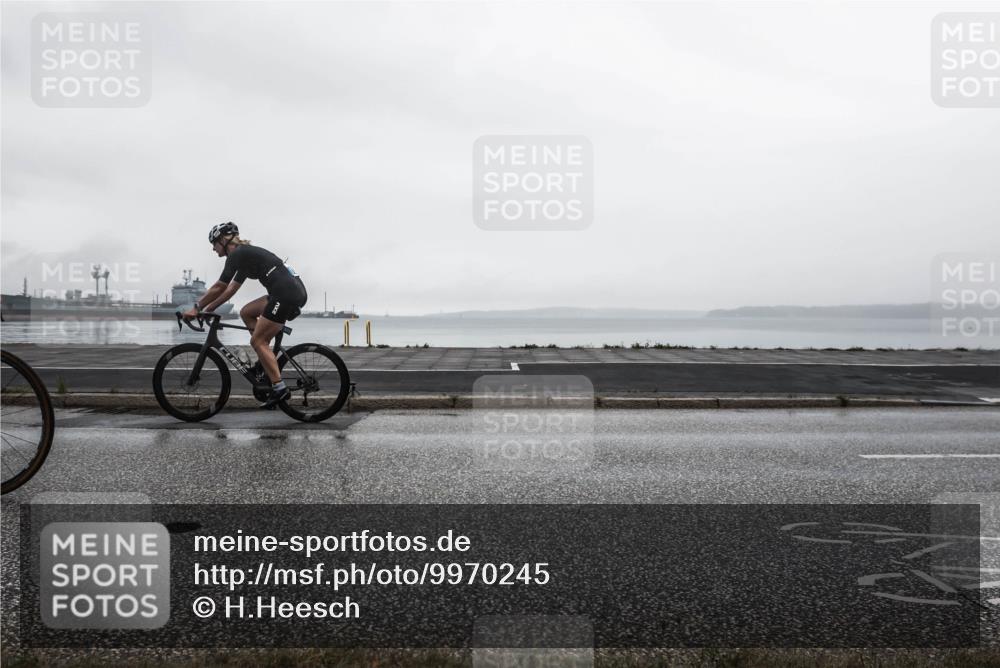 16.08.2026 - KN Förde Triathlon 2026 H.Heesch http://msf.ph/oto/9970245 16.08.2026 09:56:32 Radfahren 108, 137 meine-sportfotos.de