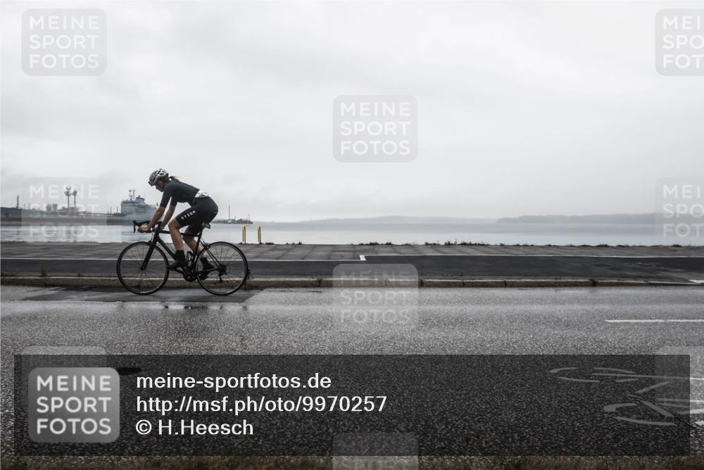 16.08.2026 - KN Förde Triathlon 2026 H.Heesch http://msf.ph/oto/9970257 16.08.2026 09:57:14 Radfahren 198, 250, 267 meine-sportfotos.de