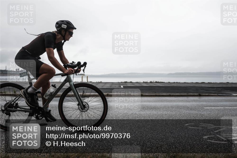 16.08.2026 - KN Förde Triathlon 2026 H.Heesch http://msf.ph/oto/9970376 16.08.2026 10:02:40 Radfahren 126, 204, 211 meine-sportfotos.de