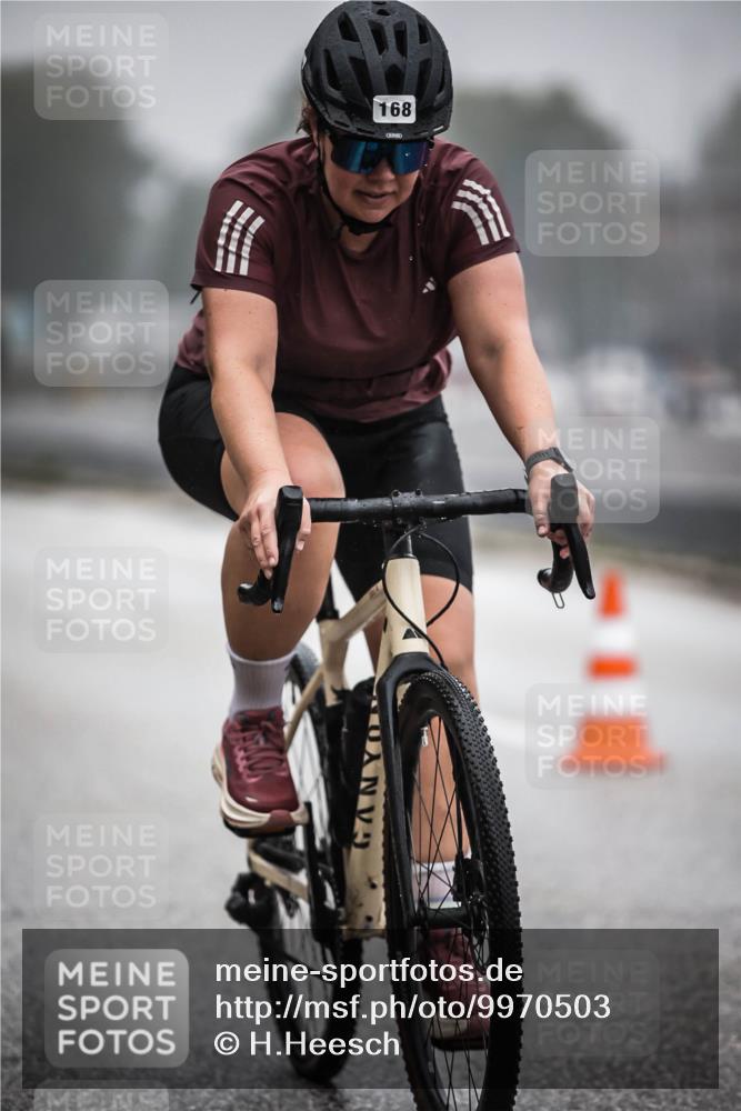 16.08.2026 - KN Förde Triathlon 2026 H.Heesch http://msf.ph/oto/9970503 16.08.2026 09:51:26 Radfahren 168, 177 meine-sportfotos.de