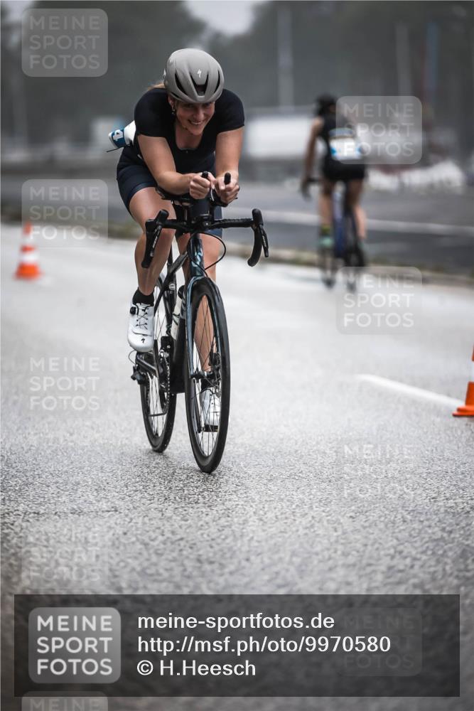16.08.2026 - KN Förde Triathlon 2026 H.Heesch http://msf.ph/oto/9970580 16.08.2026 09:54:36 Radfahren 135, 232, 264 meine-sportfotos.de