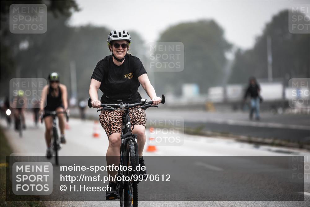 16.08.2026 - KN Förde Triathlon 2026 H.Heesch http://msf.ph/oto/9970612 16.08.2026 09:54:45 Radfahren 128, 132 meine-sportfotos.de