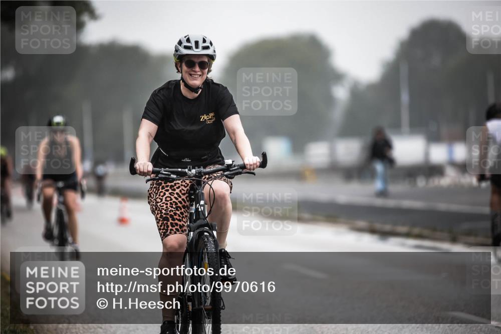 16.08.2026 - KN Förde Triathlon 2026 H.Heesch http://msf.ph/oto/9970616 16.08.2026 09:54:46 Radfahren 128, 132 meine-sportfotos.de