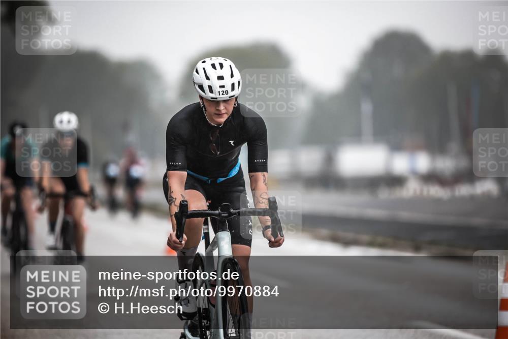 16.08.2026 - KN Förde Triathlon 2026 H.Heesch http://msf.ph/oto/9970884 16.08.2026 09:56:08 Radfahren 197, 202, 229 meine-sportfotos.de