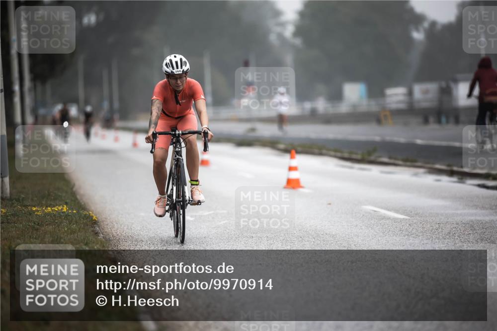 16.08.2026 - KN Förde Triathlon 2026 H.Heesch http://msf.ph/oto/9970914 16.08.2026 09:56:14 Radfahren 195, 197, 229, 254, 260, 805 meine-sportfotos.de