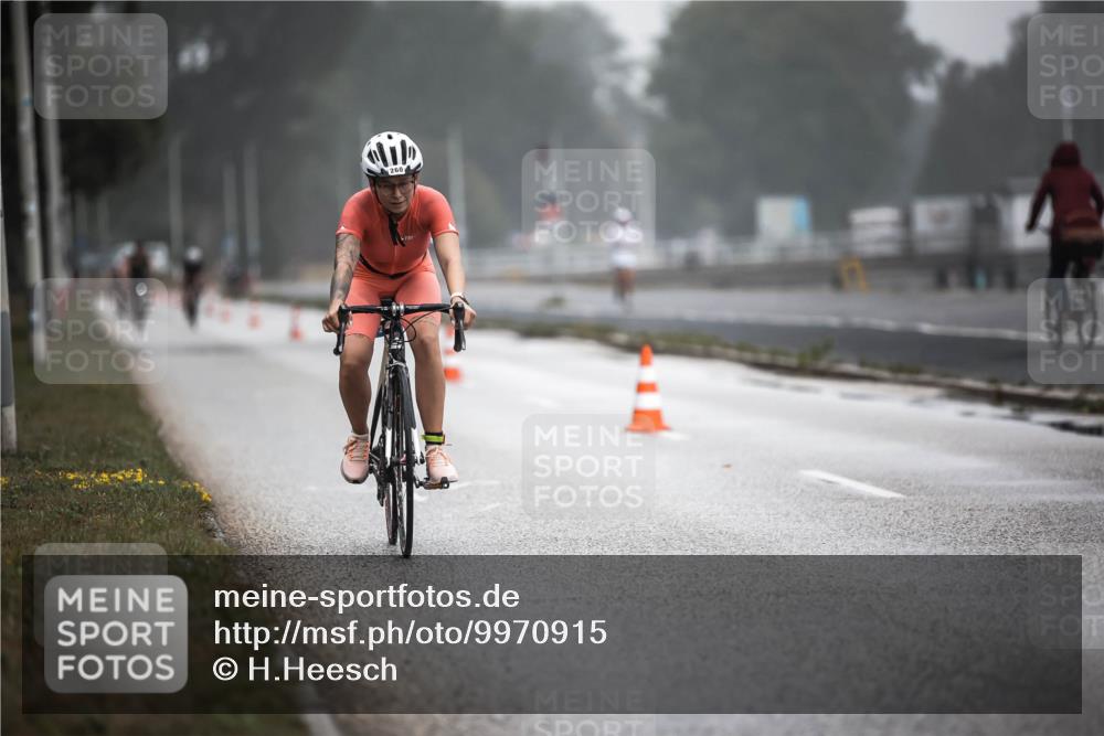 16.08.2026 - KN Förde Triathlon 2026 H.Heesch http://msf.ph/oto/9970915 16.08.2026 09:56:14 Radfahren 195, 197, 229, 254, 260, 805 meine-sportfotos.de
