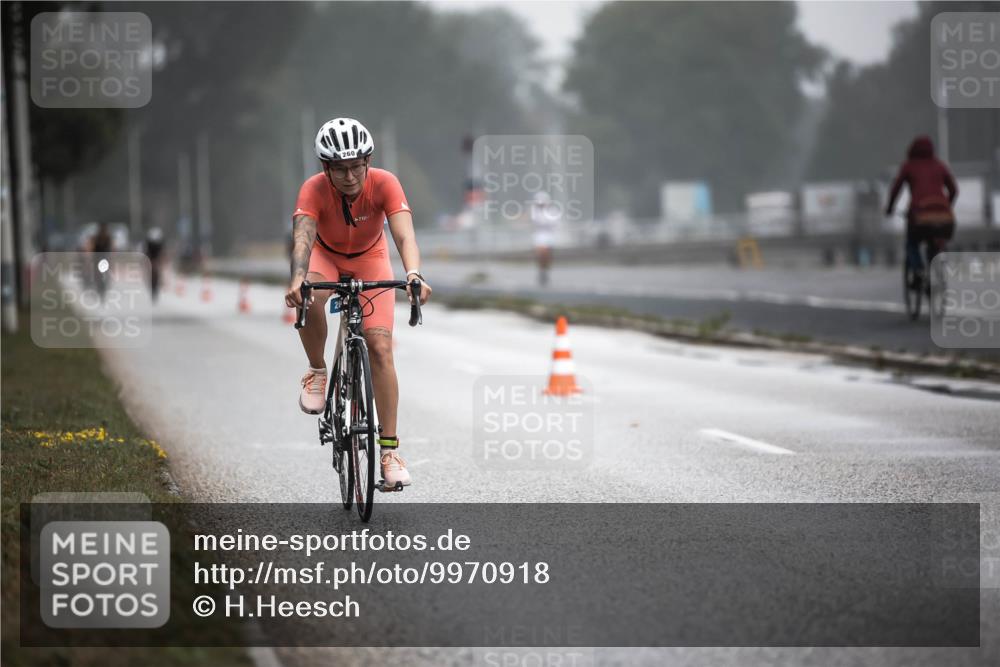16.08.2026 - KN Förde Triathlon 2026 H.Heesch http://msf.ph/oto/9970918 16.08.2026 09:56:14 Radfahren 195, 197, 229, 254, 260, 805 meine-sportfotos.de